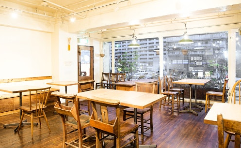 furniture meja kayu cafe